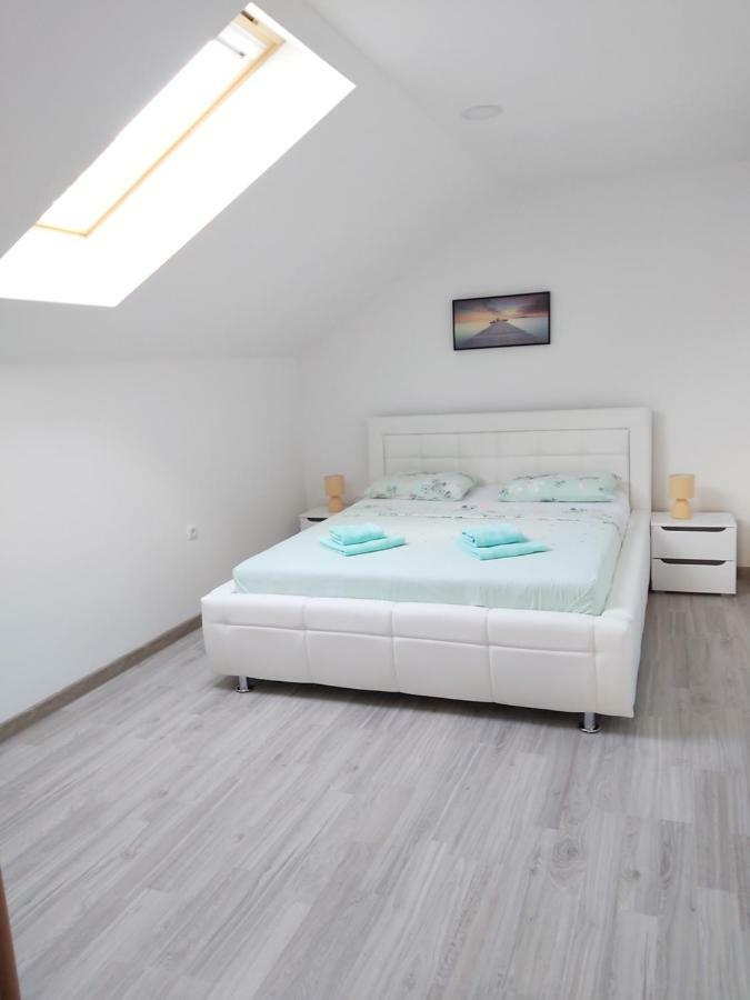 Apartmani Brigita Korenica Eksteriør billede