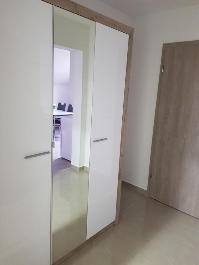 Apartmani Brigita Korenica Eksteriør billede