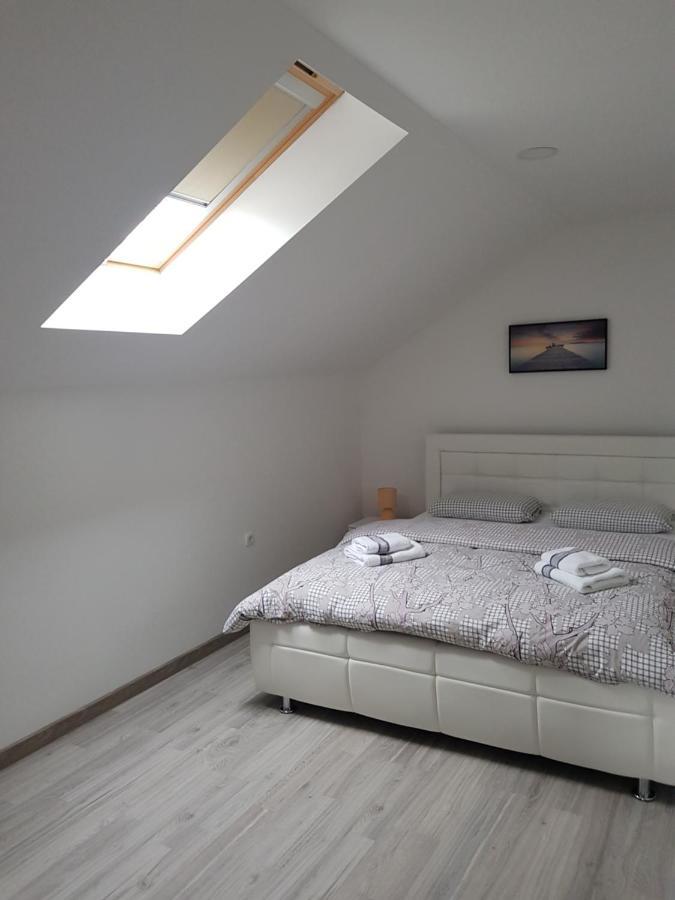 Apartmani Brigita Korenica Eksteriør billede